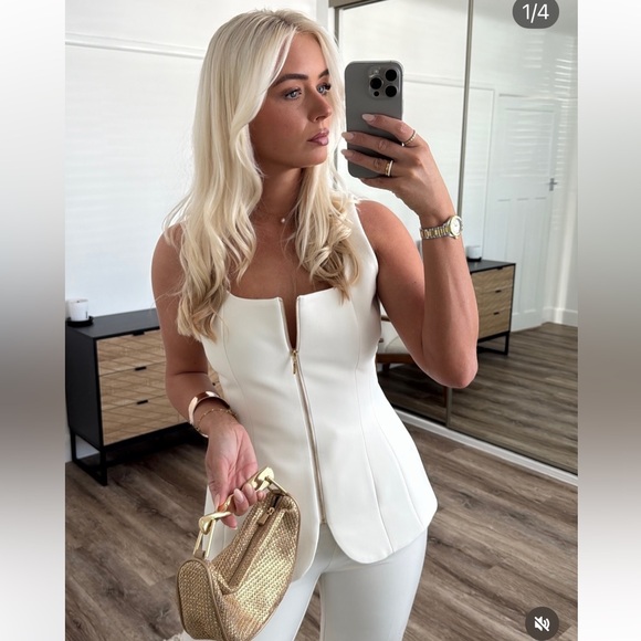 Spring /summer 🌺 NWT ZARA ZIPPER BUSTIER TOP  L
🚨 My prices are firm no discount - Picture 16 of 16